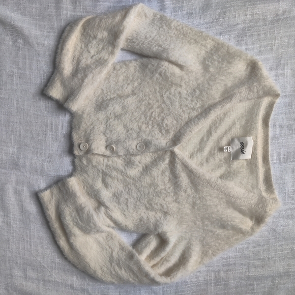 *AERIE* Fuzzy cropped cardigan with buttons on front. - Picture 8 of 8